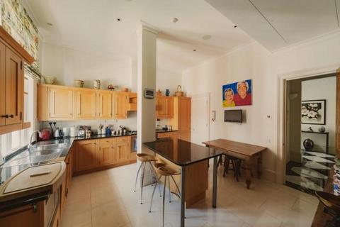 4 bedroom apartment for sale, Fulham Road, London SW3