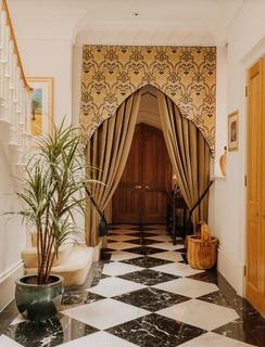 4 bedroom apartment for sale, Fulham Road, London SW3