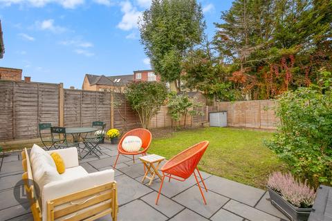 2 bedroom flat for sale, Durnsford Road, London