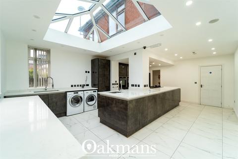 6 bedroom detached house to rent, Yew Tree Lane, West Midlands B91