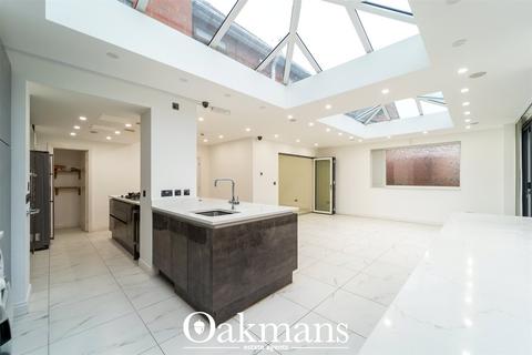 6 bedroom detached house to rent, Yew Tree Lane, West Midlands B91