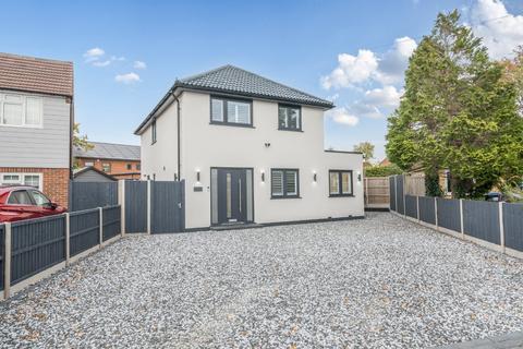 3 bedroom detached house for sale, Green Crescent, Flackwell Heath, High Wycombe, Buckinghamshire, HP10