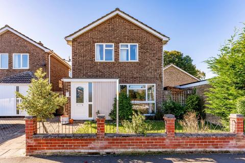 3 bedroom detached house for sale, Holly Court, Wymondham