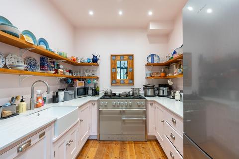 5 Ambra Terrace, Bristol, BS8 4RG