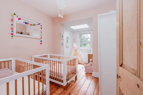 5 Ambra Terrace, Bristol, BS8 4RG