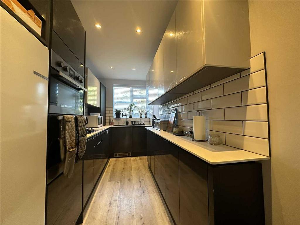Fitted kitchen