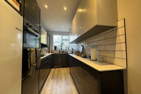 5 bedroom semi-detached house to rent, Chairmain Avenue, Stanmore