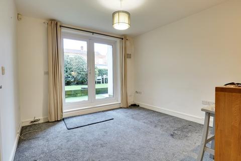 2 bedroom flat to rent, 235 Halfway Street, Kent DA15