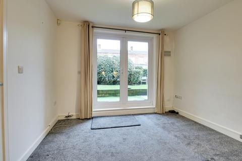 2 bedroom flat to rent, 235 Halfway Street, Kent DA15