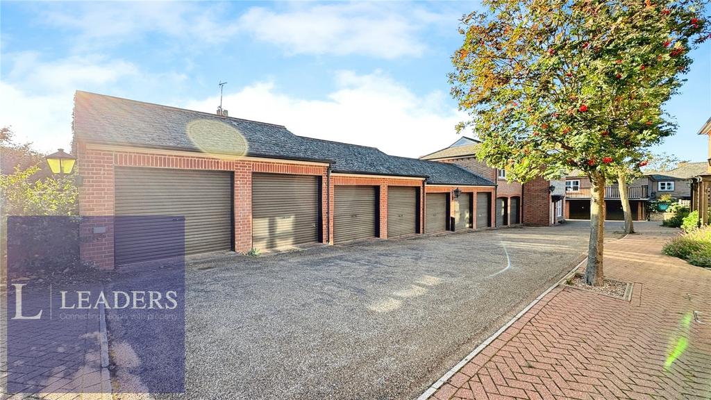 Garage & Parking
