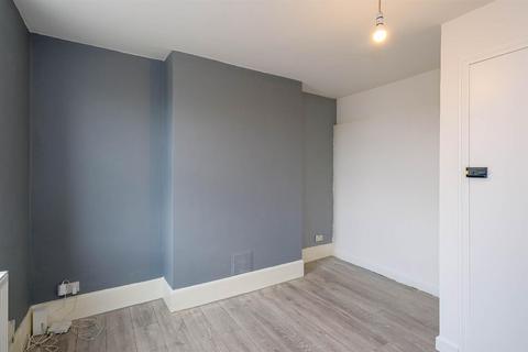 1 bedroom in a house share to rent, Woodford Road, London
