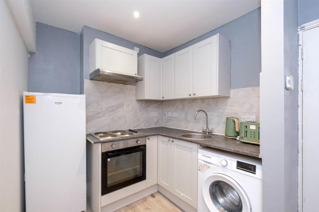 65 Woodford Road-8.jpg