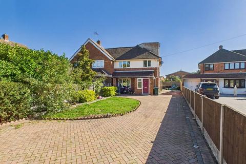138 Hithermoor Road, Staines, TW19 6BB