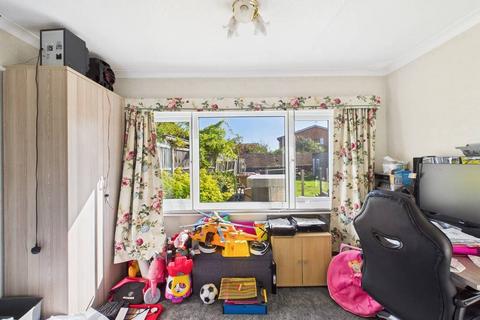 138 Hithermoor Road, Staines, TW19 6BB