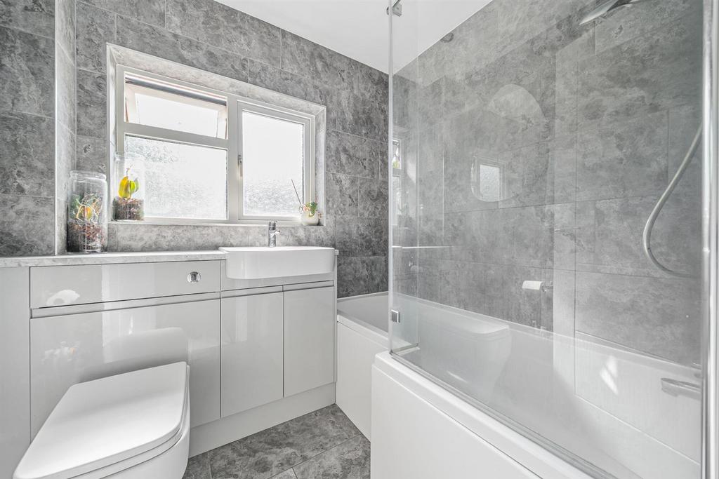 Main Bathroom