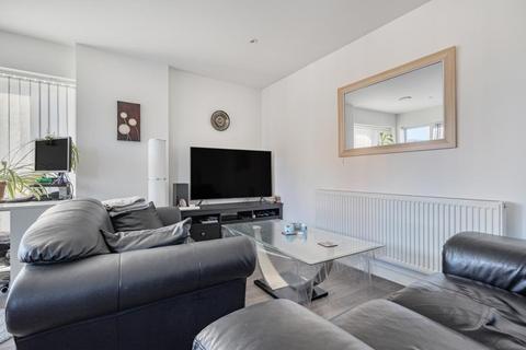 2 bedroom flat for sale, Oscar Wilde Road,  Reading,  Berkshire,  RG1