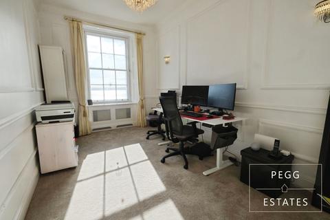 3 bedroom apartment for sale, Royal Marina Court, Beacon Terrace, Torquay