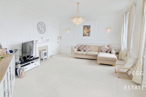 3 bedroom apartment for sale, Royal Marina Court, Beacon Terrace, Torquay