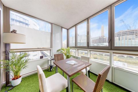2 bedroom apartment to rent, Cascade Court, Chelsea Vista