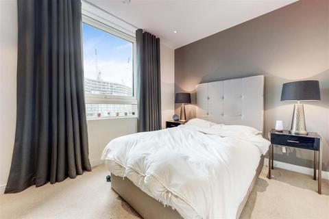 2 bedroom apartment to rent, Cascade Court, Chelsea Vista