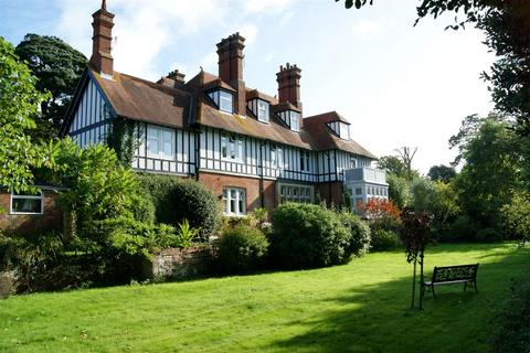 2 bedroom apartment to rent, Freshwater Bay, Isle of Wight