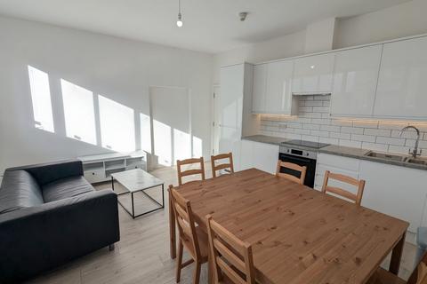 3 bedroom flat to rent, High Road, Willesden, London NW10