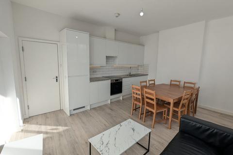 3 bedroom flat to rent, High Road, Willesden, London NW10