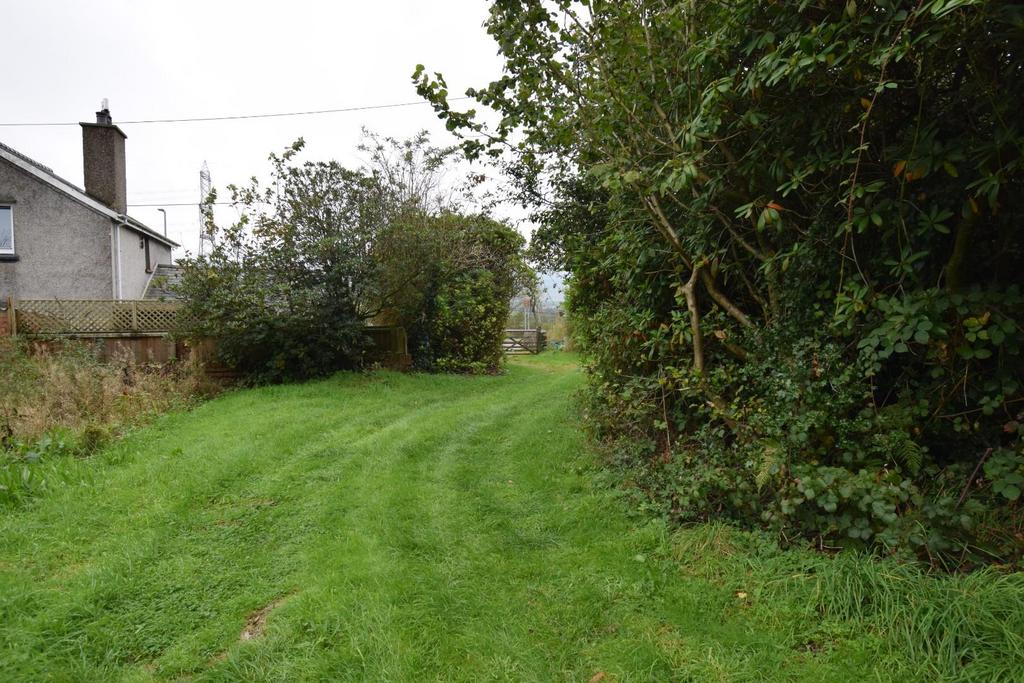 Land at Rear (4).JPG