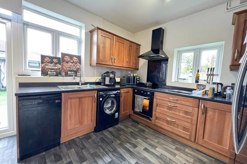 10 Beverley Avenue, Denton, Manchester, M34 7TJ