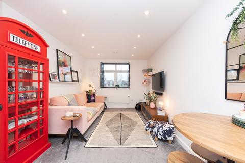 undefined, West Barnes Lane, New Malden KT3
