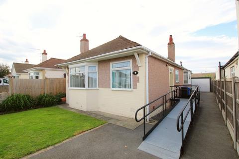 Shaun Close, Denbighshire LL18