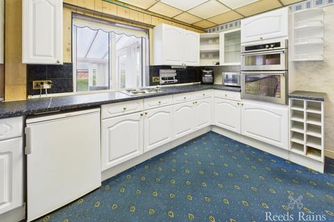 2 bedroom bungalow for sale, Prospect Park, Scarborough YO12
