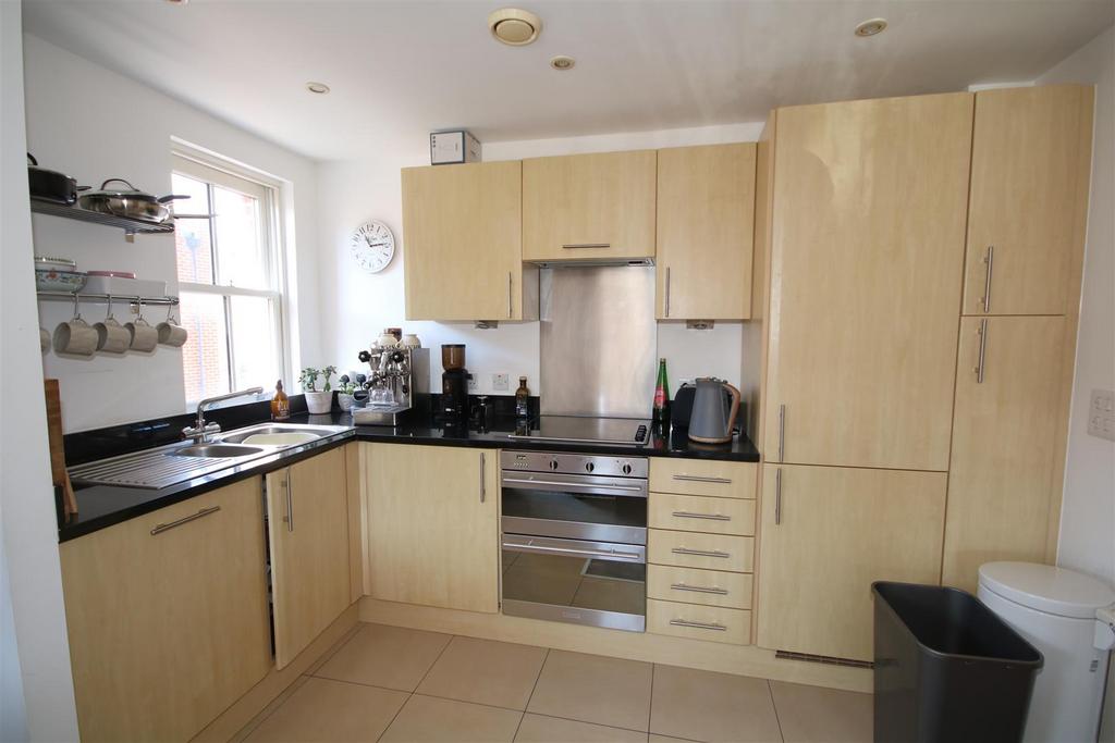 Kitchen a.JPG