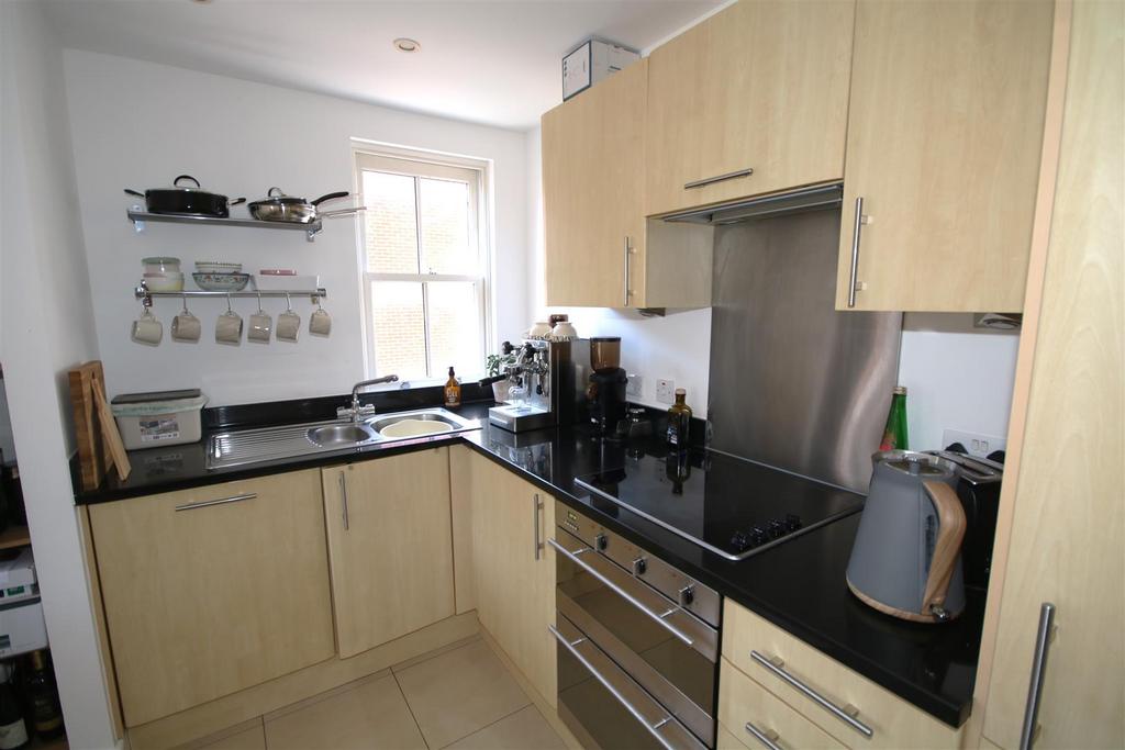 Kitchen b.JPG