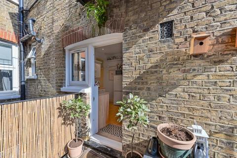 2 bedroom flat for sale, Bavent Road, Camberwell, London, SE5