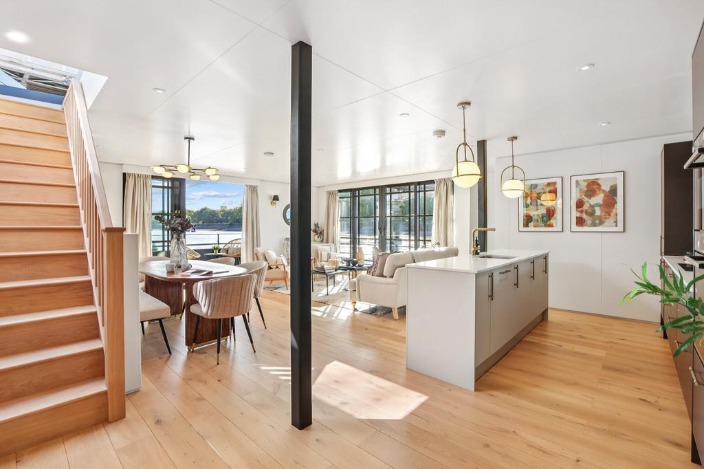Reception / Kitchen