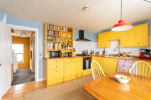 2 bedroom apartment for sale, Queens Park Road, Brighton BN2