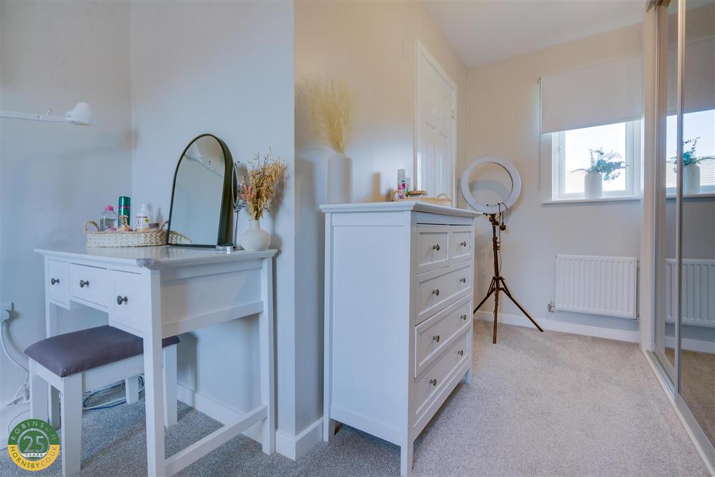 Bedroom 1- 3.jpg