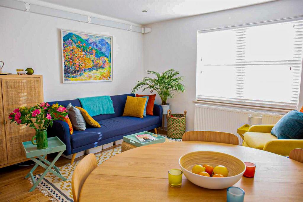 Living Room 1 Alto.jpg