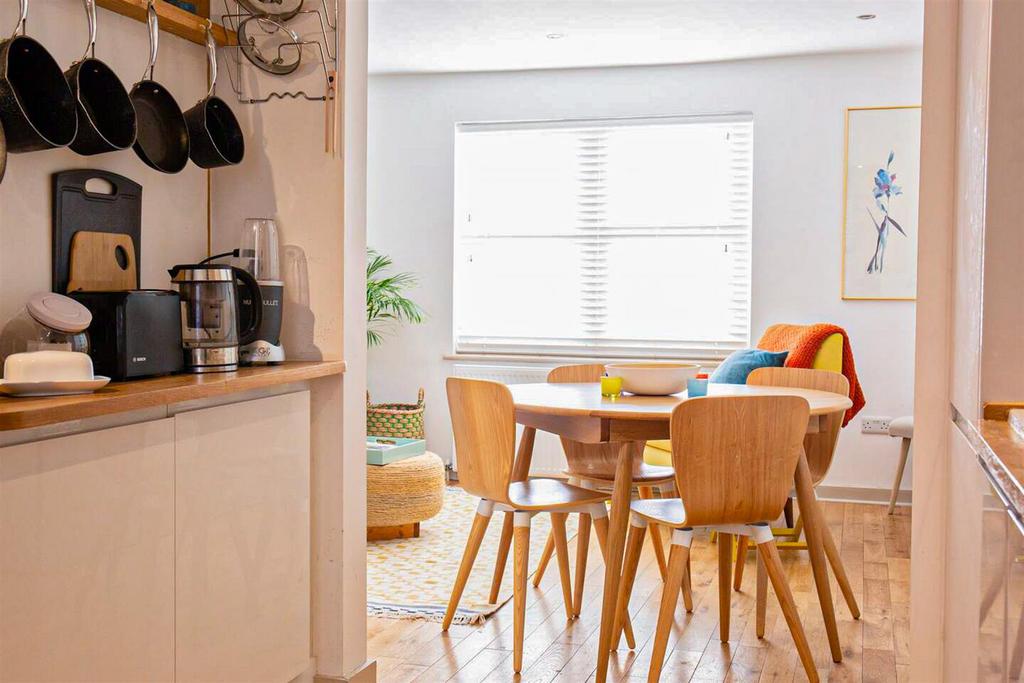 Dining Alto.jpg