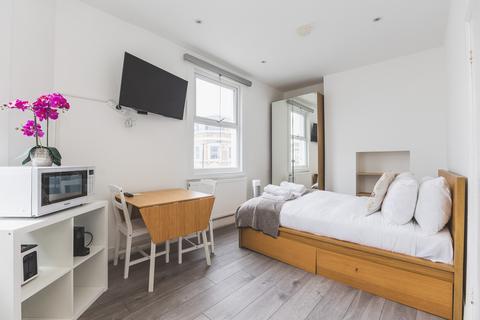 Studio to rent,  North End Road, London SW6
