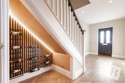 4 bedroom semi-detached house for sale, Moor Lane, Upminster, RM14