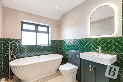 4 bedroom semi-detached house for sale, Moor Lane, Upminster, RM14
