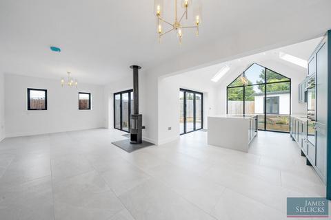 4 bedroom detached house for sale, Victoria Court, Kibworth Beauchamp