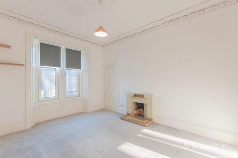 3 bedroom flat to rent, Clackmannan Road, Alloa