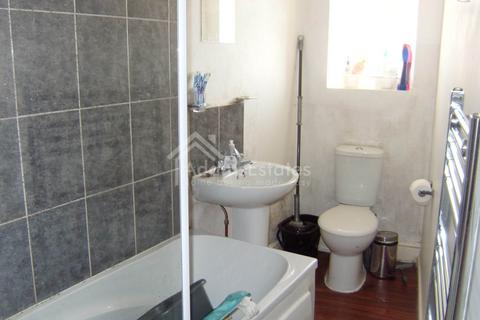 2 bedroom terraced house to rent, Brewery Lane, Dewsbury