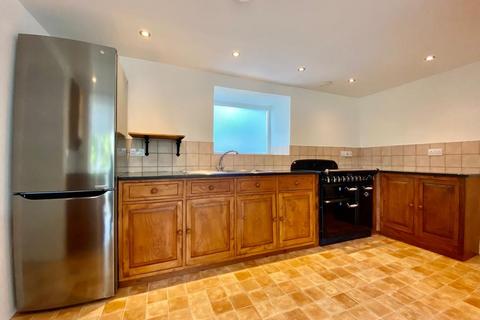 3 bedroom semi-detached house to rent, East Butterleigh EX15