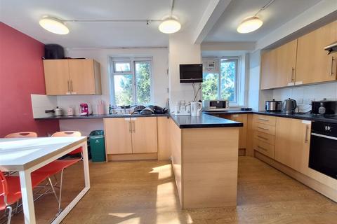 undefined, Room 15 Martindale Court