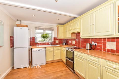 3 bedroom end of terrace house for sale, Thatcher Road, Staplehurst, Kent