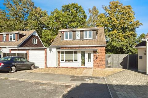 undefined, Lodge Grove, Yateley, Hampshire
